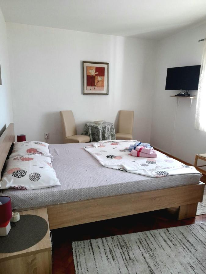 Apartman Sb ウルツィニ エクステリア 写真